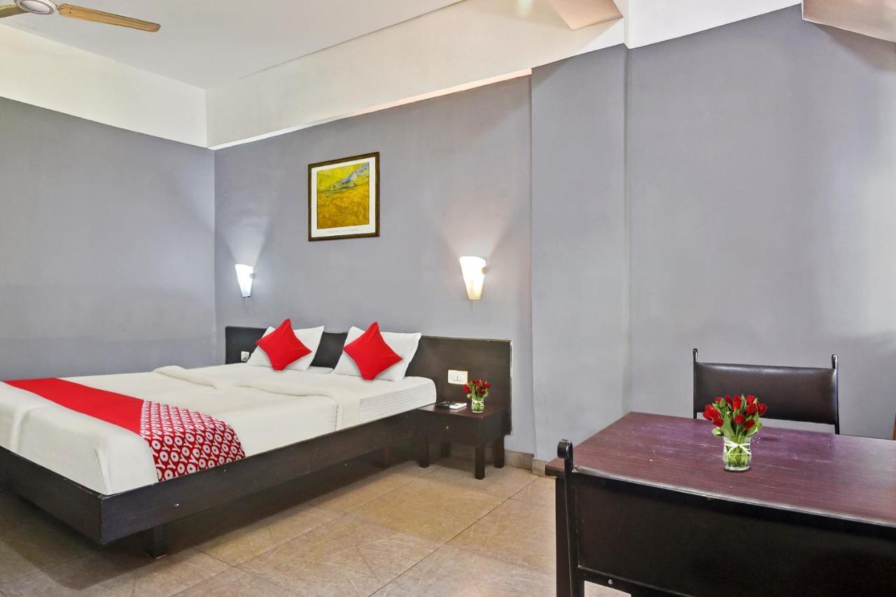 Oyo Flagship Paradise Inn Near Immaculate Conception Church 帕纳吉 外观 照片