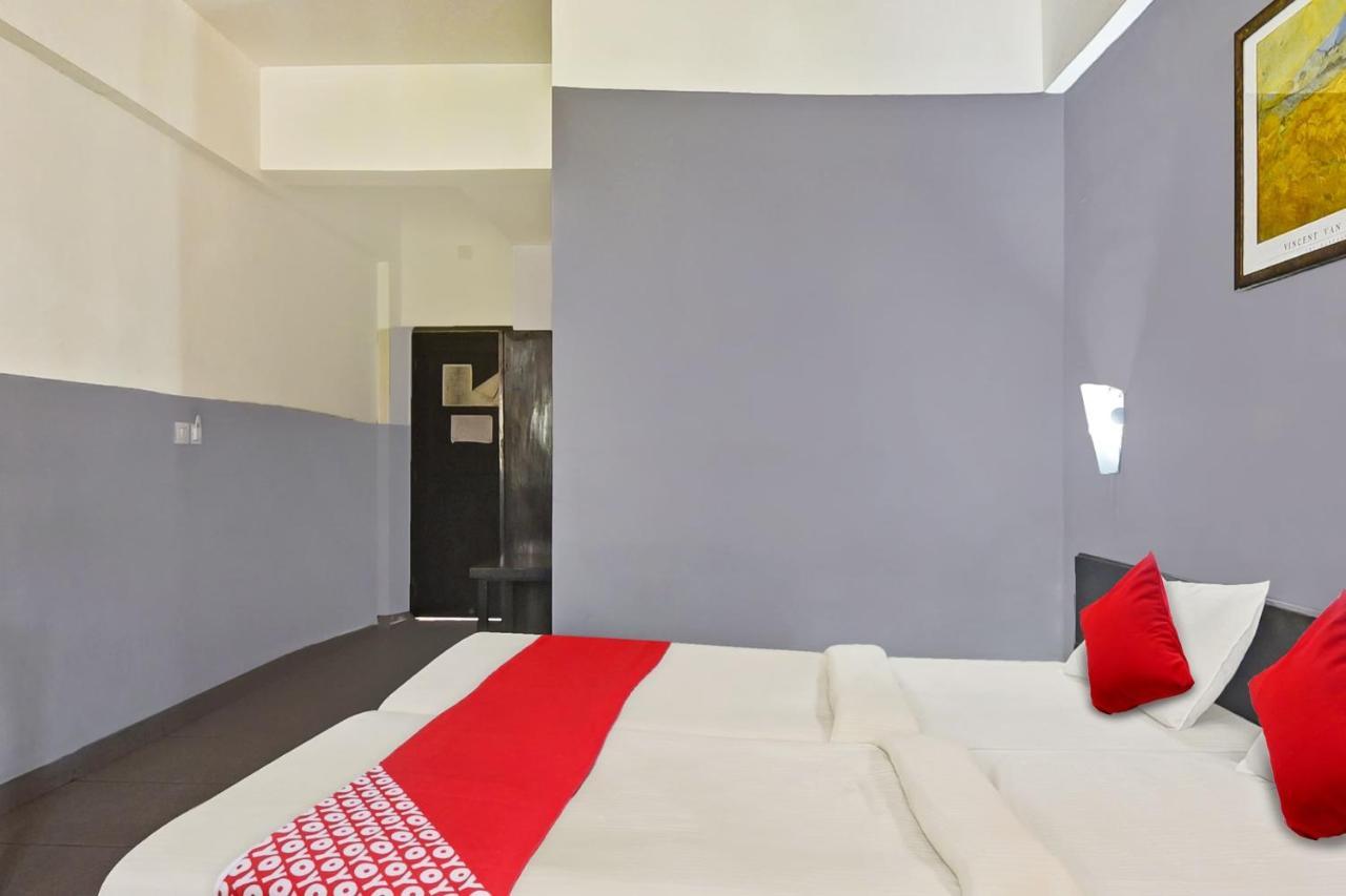 Oyo Flagship Paradise Inn Near Immaculate Conception Church 帕纳吉 外观 照片
